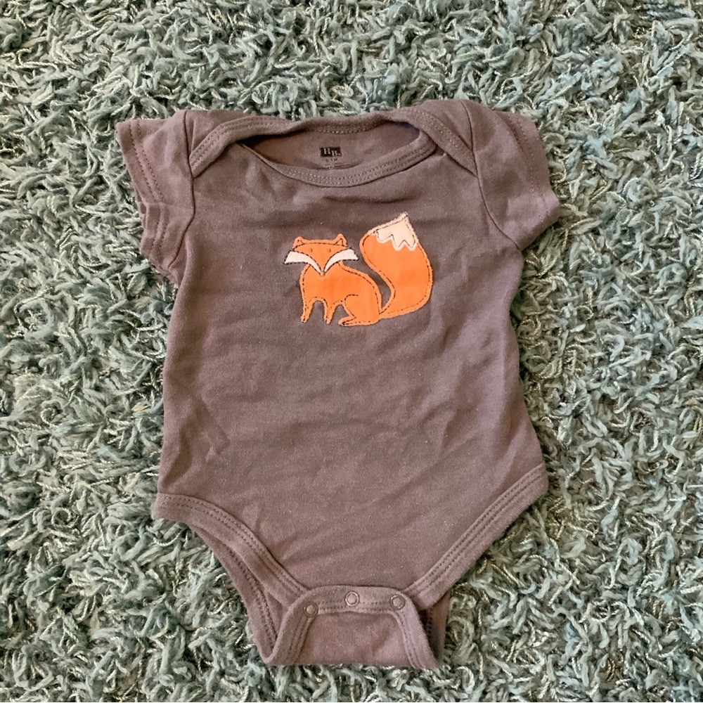 ⭐️ 5 for $15 Red Fox Short Sleeve Onesie